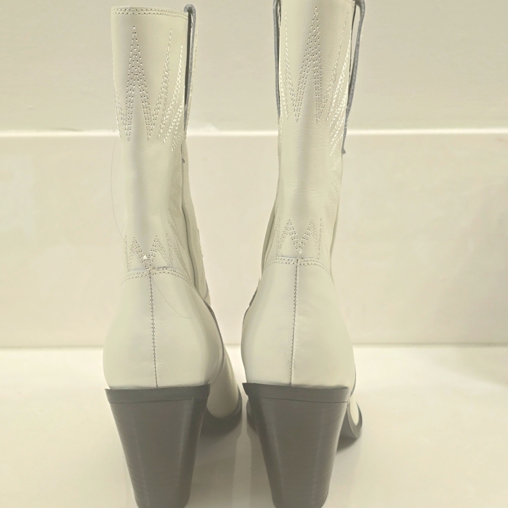 Marc Fisher White Western Pointed Toe Heeled Boots - Picture 6 of 14